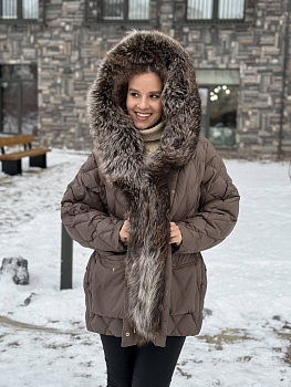 фото Пуховик с капюшоном из чернобурки 00-00002157 в Красноярске от магазина Style-Way фото Пуховик с капюшоном из чернобурки 00-00002157 в Красноярске от магазина Style-Way